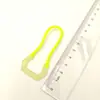Corda de cauda luminosa em forma de U com brilho aprimorado, corda de puxar plástica tática para exterior moldada por injeção com puxador redondo funcional antiderrapante