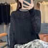 Suéter de mujer de lana peinada fina, cuello alto, crochet hueco, manga larga, nuevo top de encaje con cuentas 2024