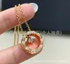 Colar com Padrão de Diamante Estilo Jennie para Mulheres, Corrente para Clavícula em Ouro Rosa 18K em Formato de Diamante, Sensação de Luxo Leve e Alto Padrão, Novo Modelo para 2026
