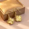 Nuevos Pendientes de Borla de Trébol de Cuatro Hojas de la Suerte para Mujer Verano Frescos Lujo Ligero Pendientes Simples Superficie Plana Brillo Accesorios de Pendientes Versátiles