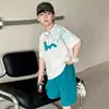 Conjunto de Verão Masculino Manga Curta 2026 Novo Estilo Crianças Maiores Verão Meninos Fino Respirável Solto Infantil Tie-Dye Bonito