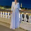 Camisa Europeia e Americana Nova Moda Gola V Manga Longa, Calça de Perna Larga com Lantejoulas para Look Elegante Afinando a Cintura - com Cinto