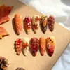30 Peças de Unhas Postiças Longas Amêndoa Douradas Outono e Inverno Transfronteiriças Gotas de Unha Borboletas Estéreo Flores Folhas de Bordo Artesanato Manual com Diamantes para Unhas