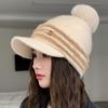 Nuevo sombrero de alto sentido sombrero de lana engrosado a prueba de viento bola de pelo gorra de pico sombrero de punto sombrero cálido a rayas para montar al aire libre