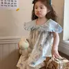 Vestido Floral de Algodão Puro para Meninas Verão 2026 com Gola Lapela, Sem Mangas, Fofo e Estiloso, Vestido Regata de Princesa para Bebês