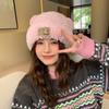 Gorro de Tricô Listrado Fofo para Mulheres, Novo Estilo Outono e Inverno, Faz o Rosto Parecer Menor, Engrossado para Aquecimento, Circunferência da Cabeça Grande, Gorro Slouchy com Proteção para as Orelhas