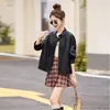 Moderna Solapa Transmisión en Vivo Más Vendido Chaqueta de Cuero Corta con Cuello Alto Ropa de Abrigo Chaqueta de Motocicleta para Mujer 26 Años Nuevo Estilo Primavera/Otoño