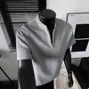 Camiseta Casual Masculina Estilo Americano Desconstruída com Meio Zíper e Gola Alta, Manga Curta, Nova 2026, Resistente, Ombro Regular, Tendência