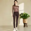 Conjunto de yoga de encaje de un hombro, conjunto de manga larga para otoño/invierno para mujer, con sujetador incorporado, estilo nuevo, sexy, elegante y deslumbrante top de fitness