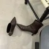 Primer Encuentro Botines con Punta Ji para Mujer Tacón Alto Temperamento Versátil 2026 Nuevos Botines Adelgazantes Tacón de Aguja Persona Baja Adelgazantes Moda