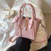 2023 Nueva Bolsa de Verduras de Moda Bolsa Pequeña de Crowdsourcing Bolso de Mujer Bolso Cruzado de Hombro para Mujer Bolso de Mano Simple Versátil Tipo Cubo