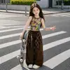 Conjunto Casual de Verano para Niñas 2026 Nuevo Elegante Camiseta sin Mangas Hombros Descubiertos Moda Encaje Cuadros Pantalones de Pierna Ancha Tendencia