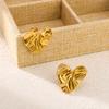 Pendientes de botón nuevos populares estilo ins europeos y americanos con forma de corazón de amor, pendientes de acero inoxidable plisado brillante chapados en oro de 18 quilates que no se desvanecen para mujeres