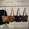 Bolsa de Gran Capacidad para Viajes Diarios para Mujer, Modelo Nuevo Transfronterizo 2025, Bolso Tote Retro de Color Sólido, Bolso de Hombro Versátil con Textura para Mujer
