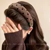 2026 Nuevo Estilo Diadema de Mujer Plisada de Ala Ancha Sensación de Alta Gama Cubre la Parte Superior del Cráneo Hace que la Cara se Vea Más Pequeña Cubre la Raya del Cabello Pinza para el Cabello Accesorio para el Cabello