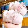Zapatos para bebé con suelas blandas, diseño antideslizante, nuevos estilos de primavera/otoño, adecuados para principiantes, para bebés de 0 a 1 año, transpirables y diseñados para prevenir resbalones