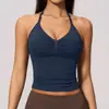 O novo sutiã esportivo de gola halter da Amazon é altamente elástico, respirável, justo e apresenta um lindo design nas costas.. É uma regata sem costura adequada para fitness e yoga.