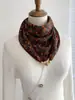 Pañuelo de Seda Estilo Coreano Cuadrado Pequeño con Cierre Magnético, Pañuelo de Algodón y Seda para Mujer, Adecuado para Primavera, Otoño e Invierno, Elegante Cierre Oculto, Pañuelo Delgado para el Cuello, Versátil y Elegante