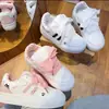 Zapatos Blancos Gruesos con Estampado Lindo de Nicho Estilo Campus para Mujer, Nuevas Zapatillas Casuales Versátiles, Zapatos Bajos Estilo Coreano