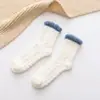 Calcetines Personalizados para Otoño e Invierno, Calcetines de Coral Fleece para Mujer, Engrosados y Cálidos, de Media Terciopelo Trenzado de Caña Media para el Hogar y el Suelo, Ciudad de Zhuji