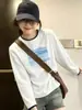 Novo design de outono, estiloso look de duas peças, camiseta de manga longa para mulheres, nicho, casual, modelador, top versátil para usar por baixo