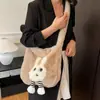 Otoño e Invierno Bolsa de Hombro de Felpa de Gran Capacidad para Viajes Cotidianos Súper Popular Nicho Nuevo Linda Bolsa Cruzada Peluda de Conejo de Dibujos Animados