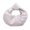 Bolsa de Mão Feminina com Design Único 2026 Novo Modelo Texturizada Franzida Bolsa Dumpling Vintage Chique Para o Dia a Dia Bolsa Nuvem