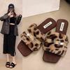 Pantuflas de Piel con Estampado de Leopardo Infrarrojo de Celebridad de Internet para Mujer 2025 Otoño e Invierno Nuevas Pantuflas Planas de Terciopelo Felpudo Pantuflas de Algodón para el Hogar