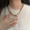 Chenmo Outono e Inverno Nova corrente de clavícula ouro mocha Marrom Maillard estilo médio-antigo colar de pérolas Europeu e Americano Francês retrô feminino