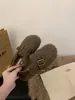 Zapatos blancos para mujer con forro de pelo, de aumento de altura, estilo slip-on, para otoño e invierno 2026, con forro adicional de polar