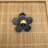 Venus Margarita Blanca y Negra Flor de Cinco Pétalos de Acrílico Paquete de Material de Diamante Estuche de Teléfono Móvil DIY Accesorios de Joyería Venta al por Mayor