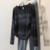 Camiseta Estilosa Plus Size Outono e Inverno Nova Tie-Dye Manga Longa para Mulheres, Corte Slim, Resistente a Amassados, Rejuvenescedora, Top com Ombro Regular