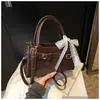 2026 Novo Estilo Francês Retrô Casual Nicho Bolsa de Mão Versátil Elegante Alta Qualidade Bolsa Transversal para o Dia a Dia para Mulheres