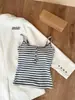 Nova camisola de outono estilo americano, estilo garota apimentada, com botões e listras, com bojo fixo embutido para usar por dentro ou por fora