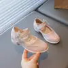 Sapatos pequenos de couro estilosos de salto alto para meninas 2026 primavera e outono nova moda Mary Jane de salto grosso raso com strass para meninas