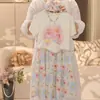Conjunto de Manga Curta com Estampa Floral de Desenho Animado para Meninas de Meia-Idade e Mais Velhas, Novo Estilo de Verão, Conjunto de Duas Peças com Saia Longa Color Block Versátil Mori-kei