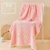 Toalla de baño drapable multifuncional toalla de baño absorbente ampliada de vellón de coral delantal de baño portátil para el hogar fabricantes al por mayor