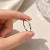 Anillo cruzado europeo y americano de acero de titanio con incrustaciones de diamantes, anillo de cielo estrellado para mujer, juego de anillos de circón moderno y de alta gama, joyería para la mano
