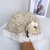 Novo Chapéu de Pescador Tricotado à Mão com Flor Tridimensional para Mulheres, Estilo Inverno, Chapéu de Tricô Versátil Afina o Rosto, Chapéu de Lã Quente, Moderno