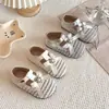 Zapatos de Princesa con Lazo para Niña Pequeña 2026 Primavera/Verano Nuevos Zapatos Mary Jane Versátiles Elegantes Calados Tejidos para Niños