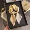 Bufanda de Seda de Moda con Estampado Nebuloso Degradado, Chal de Alta Gama, Bufanda para el Cuello con Protección Solar, Pañuelo Cuadrado Pequeño, Pañuelo para la Cabeza, Bufanda para Mujer