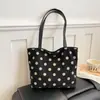 Bolsa Tote de Bolinhas Estilo Coreano Estilo Ins Feminina Estilo Preguiçoso Versátil Bolsa Grande Estudante Aula Deslocamento Bolsa de Ombro Único de Mão