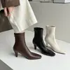 Directo de fábrica ~ principios de otoño de 2026 tacón grueso cremallera trasera beige botas tobilleras ajustadas tacón alto adelgazantes talla grande botas cortas 34-42