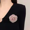 Broche de Flor de Camelia con Borde de Perlas de Material de Lana Gruesa Moda Exquisito Pasador Francés Ramillete