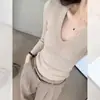 Atuendo Estilo Old Money: Camiseta Base de Punto de Manga Larga con Cuello en V para Mujer, Top Otoñal Chic Francés de Corte Ajustado