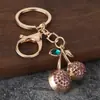 Chaveiro de Fruta Cereja Diamante para Carro Pingente de Bolsa Feminina Anel de Chaveiro de Metal Presente Criativo Fofo Venda por Atacado