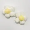 Flor pequeña tejida a mano 4CM pompón de lana flor para accesorios de ropa bolsa pinza para el pelo accesorios broche flor de ganchillo diy