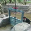 Polipasto de tornillo con puerta de hierro fundido, elevador manual de compuerta de agua de doble función con manivela