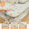 Saia de Cama Acolchoada Estampada em Lã de Leite Conjunto de Três Peças Colchão Cobertura Protetora Plus Veludo Cobertura de Tapete Quente de Inverno Antiderrapante à Prova de Sujeira