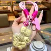 Shuibeike Oso Fresa Dorado Lindo Dibujo Animado Llavero Colgante para Bolso de Teléfono Móvil Cadena para Teléfono Móvil Colgante Regalo